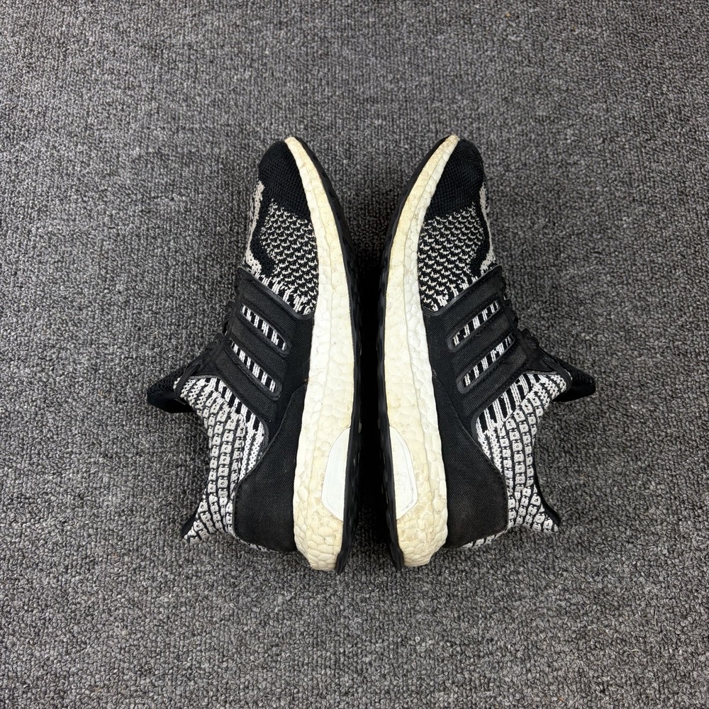 Adidas Ultraboost 5.0 DNA Womens Size 7 Black White Running Shoes FZ1850 - Picture 7 of 10